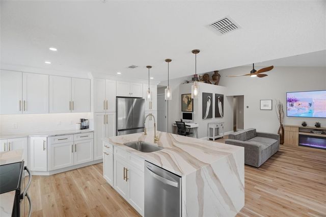 124 COLONY SOUTH DRIVE, Tarpon Springs, FL 34689