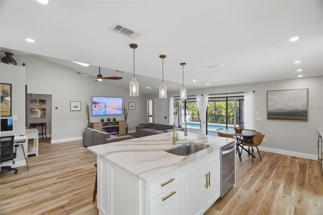 124 COLONY SOUTH DRIVE, Tarpon Springs, FL 34689