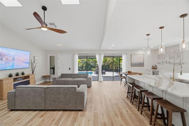 124 COLONY SOUTH DRIVE, Tarpon Springs, FL 34689