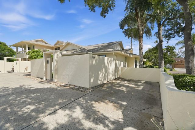 124 COLONY SOUTH DRIVE, Tarpon Springs, FL 34689