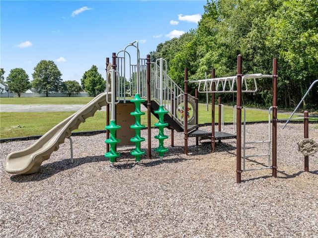 116 Hillside AVE, Suffolk, VA 23434