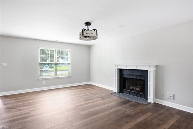 116 Hillside AVE, Suffolk, VA 23434