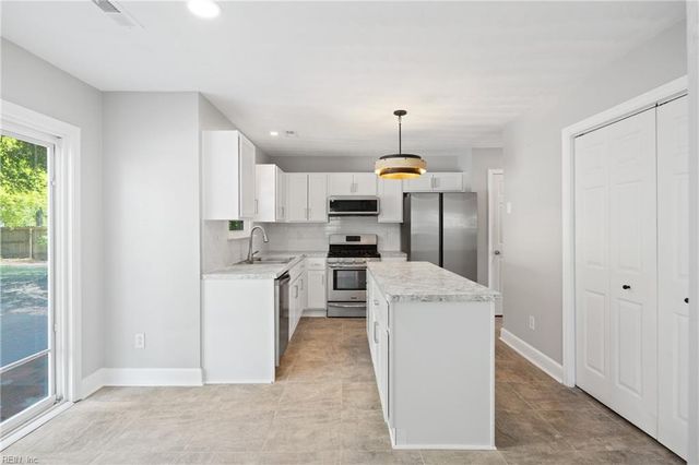 116 Hillside AVE, Suffolk, VA 23434