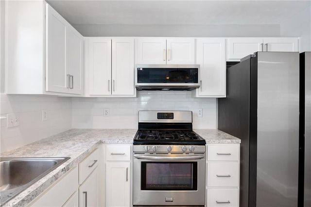 116 Hillside AVE, Suffolk, VA 23434