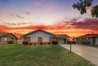 203 Meckfessel Drive, Fairview Heights, IL 62208