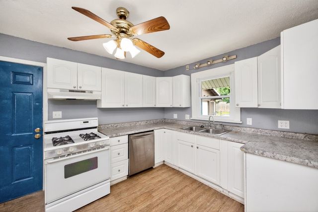 3202 3rd Street, Des Moines, IA 50313