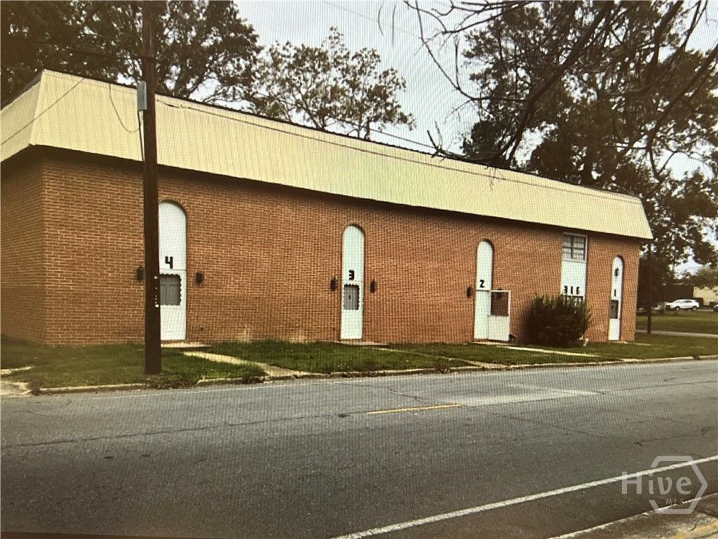 316 W Moring Street, Swainsboro, GA 30401