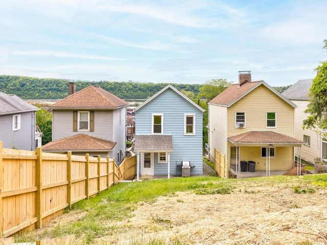 1317 4th Ave, Conway, PA 15027