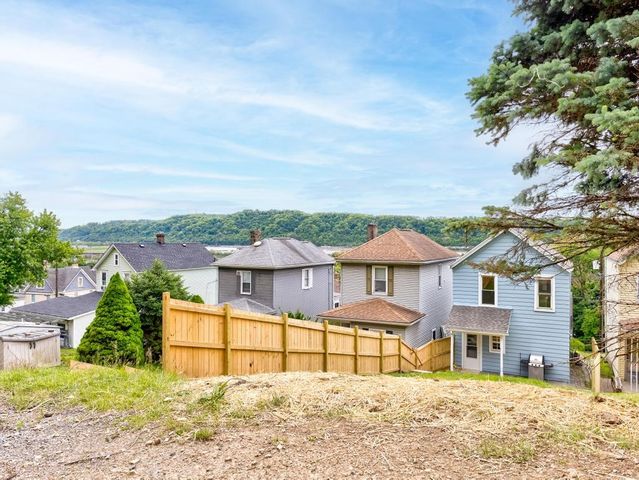 1317 4th Ave, Conway, PA 15027