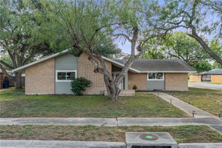 617 Coral Pl, Corpus Christi, TX 78411