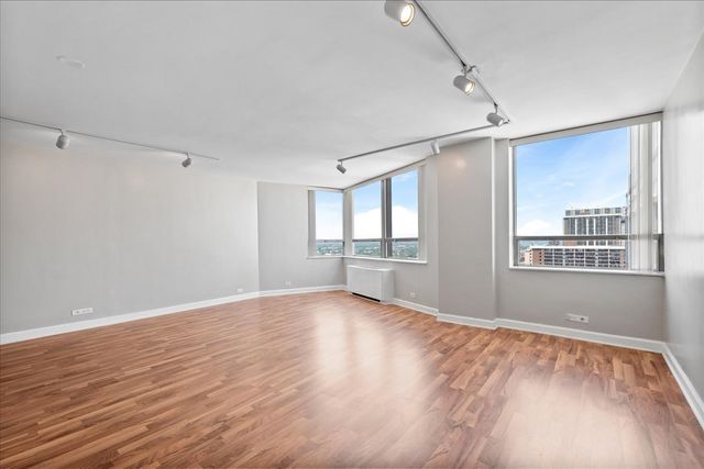 5701 N Sheridan Road 30F, Chicago, IL 60660