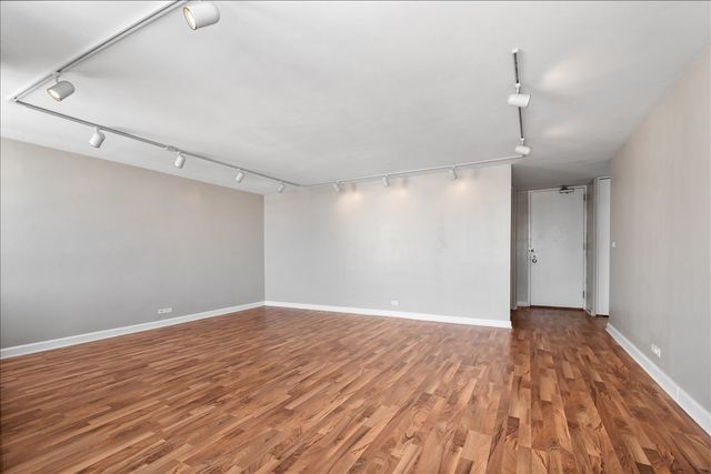 5701 N Sheridan Road 30F, Chicago, IL 60660