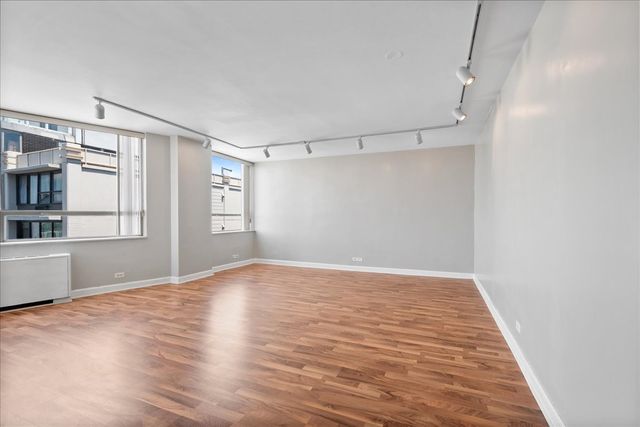5701 N Sheridan Road 30F, Chicago, IL 60660