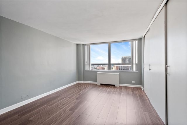 5701 N Sheridan Road 30F, Chicago, IL 60660