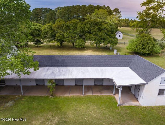 1667 Youngs Road, Vass, NC 28394