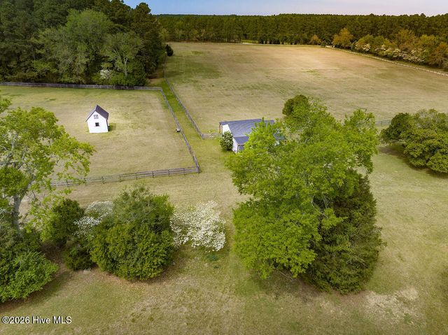 1667 Youngs Road, Vass, NC 28394