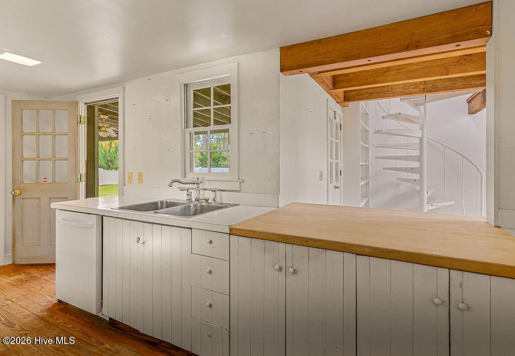 Image 11 of property listing at 1667 Youngs Road, Vass, NC 28394