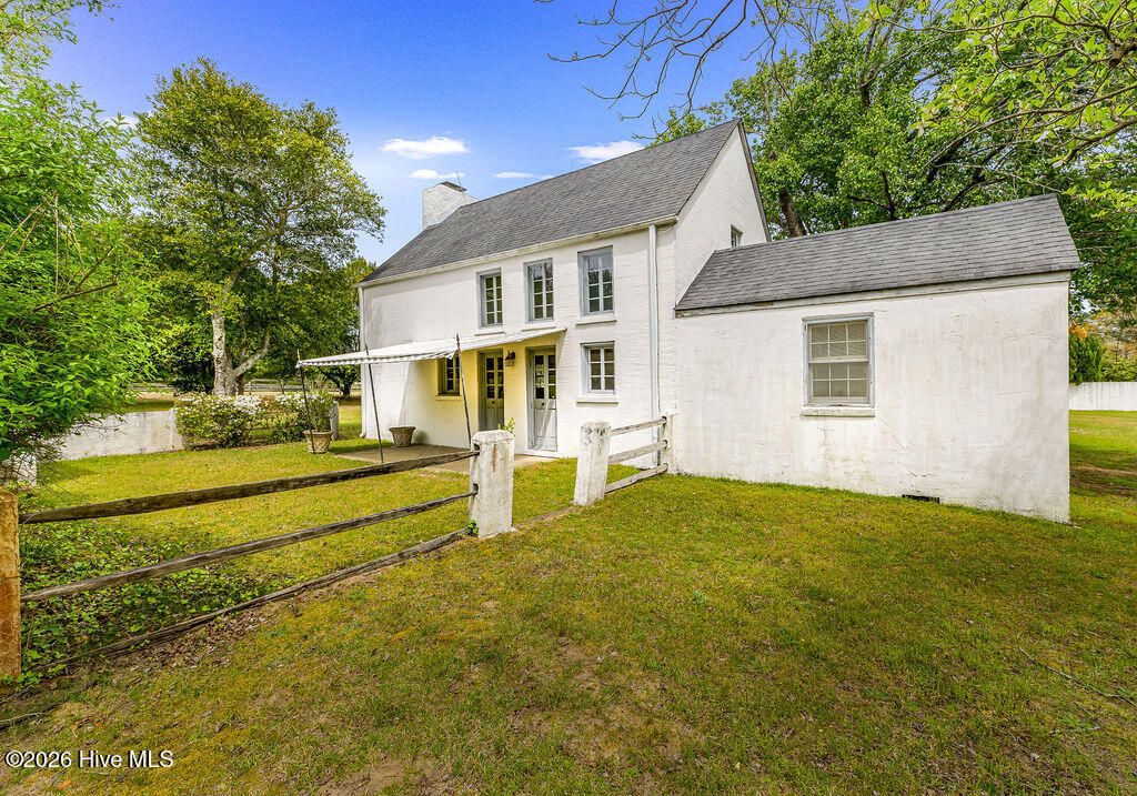 Image 23 of property listing at 1667 Youngs Road, Vass, NC 28394