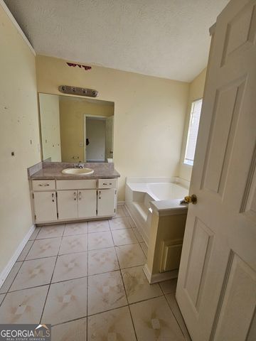 8257 Mountain Pass, Riverdale, GA 30274