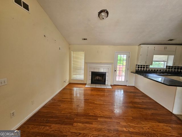 8257 Mountain Pass, Riverdale, GA 30274