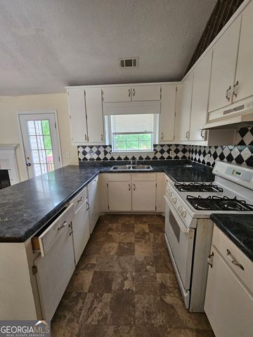 8257 Mountain Pass, Riverdale, GA 30274