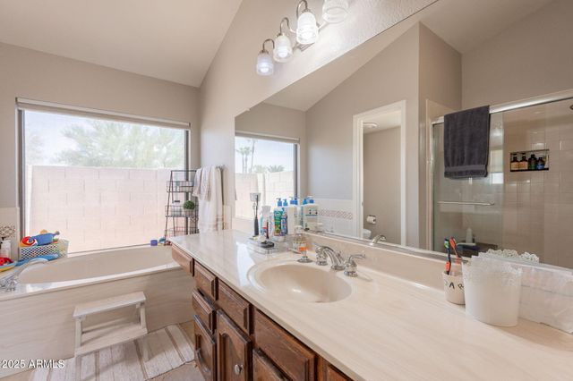 3829 E AHWATUKEE Drive, Phoenix, AZ 85044