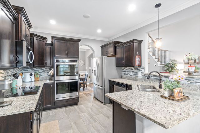 1148 Folly Beach Dr, Clarksville, TN 37042