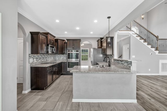 1148 Folly Beach Dr, Clarksville, TN 37042