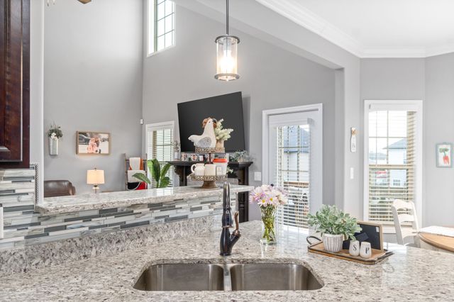1148 Folly Beach Dr, Clarksville, TN 37042