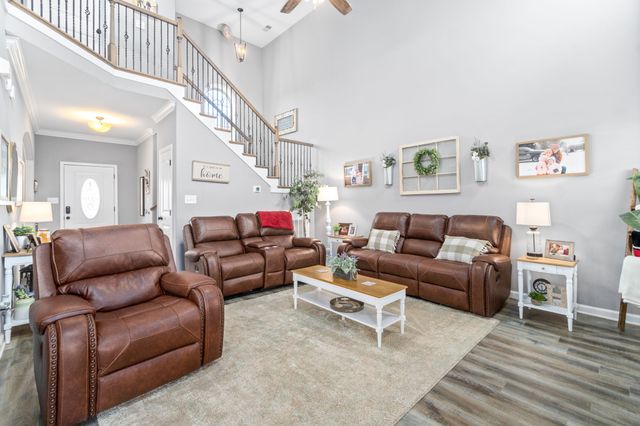 1148 Folly Beach Dr, Clarksville, TN 37042