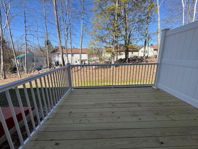 8B Dearborn Circle, Goffstown, NH 03045