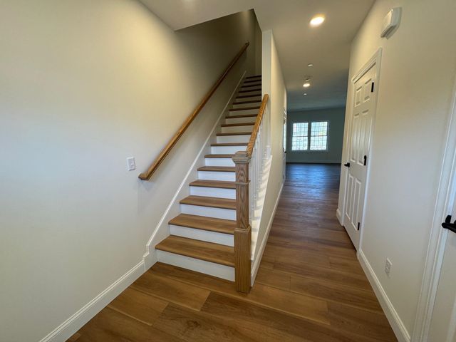 8B Dearborn Circle, Goffstown, NH 03045