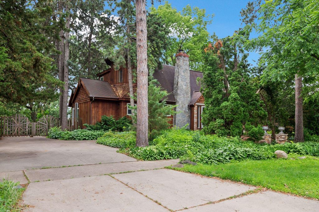 1920 Norfolk Avenue, Saint Paul, MN 55116