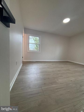 42 TIPTON LN, Willingboro, NJ 08046