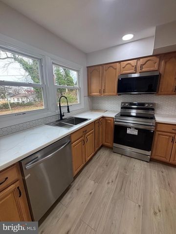 42 TIPTON LN, Willingboro, NJ 08046