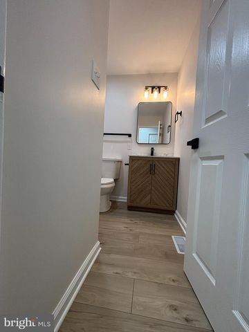 42 TIPTON LN, Willingboro, NJ 08046