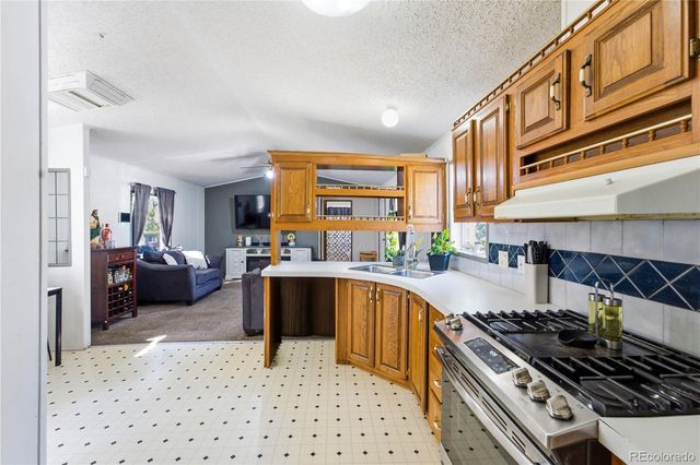 2551 W 92nd Avenue, Denver, CO 80260