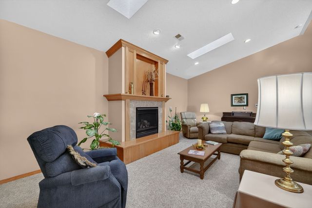 6707 NW 2nd Street, Des Moines, IA 50313