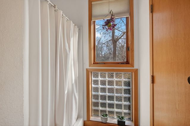 6707 NW 2nd Street, Des Moines, IA 50313