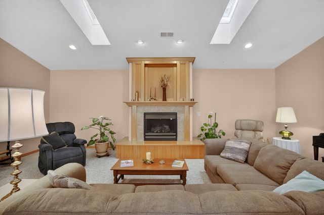 6707 NW 2nd Street, Des Moines, IA 50313