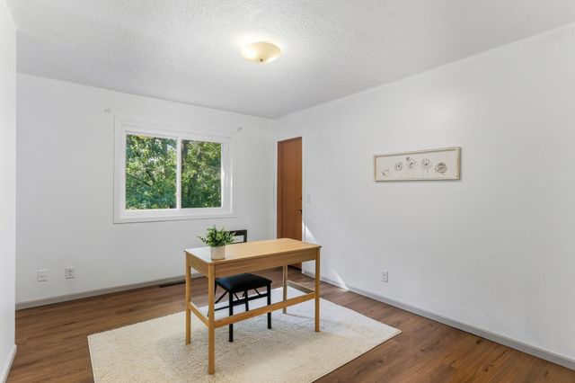 1255 Mayhill Road N, Maplewood, MN 55119