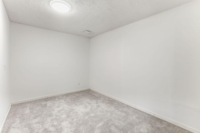 1255 Mayhill Road N, Maplewood, MN 55119