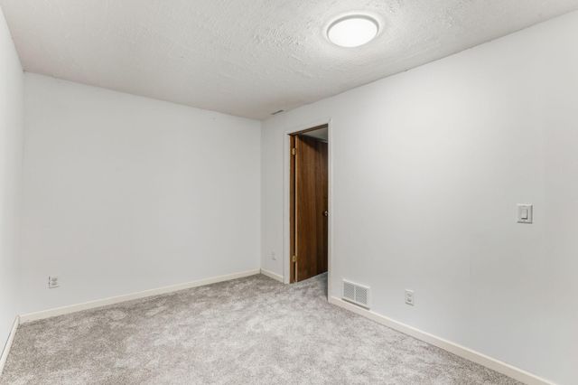 1255 Mayhill Road N, Maplewood, MN 55119