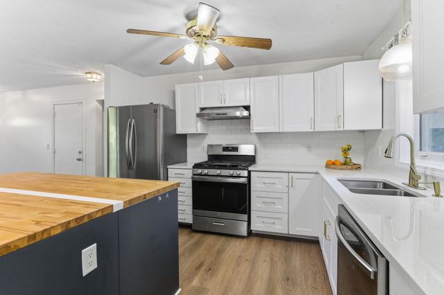 1255 Mayhill Road N, Maplewood, MN 55119