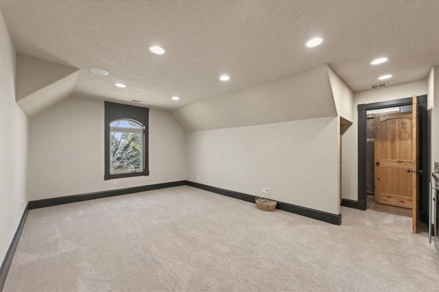 60885 Oasis Place, Bend, OR 97702