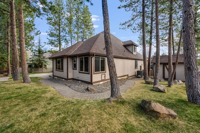 60885 Oasis Place, Bend, OR 97702