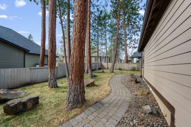 60885 Oasis Place, Bend, OR 97702