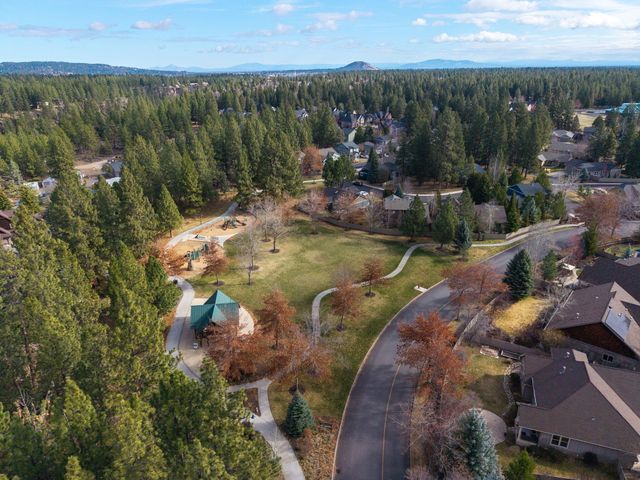 60885 Oasis Place, Bend, OR 97702