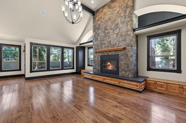 60885 Oasis Place, Bend, OR 97702