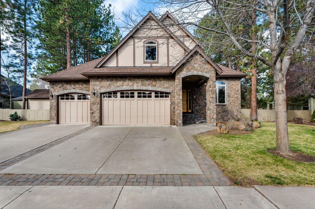 60885 Oasis Place, Bend, OR 97702